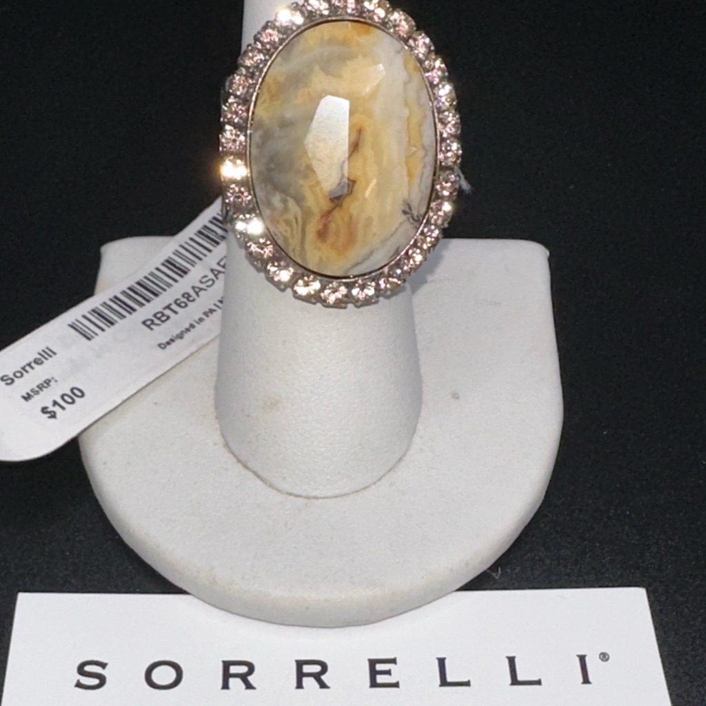 Sorrelli Gold And Cream Oval Ring 68$